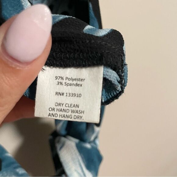 NWT SHOW ME YOUR MUMU Conga Palm Wrap Top- Size Small - Picture 7 of 9